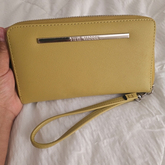 Steve Madden Yellow Wristlet Wallet - Picture 1 of 6